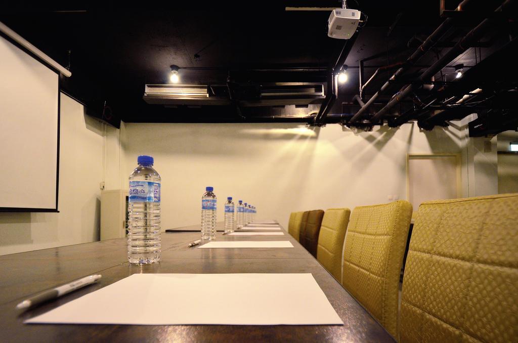 Audi Garden Business Hotel Taoyuan Exterior photo